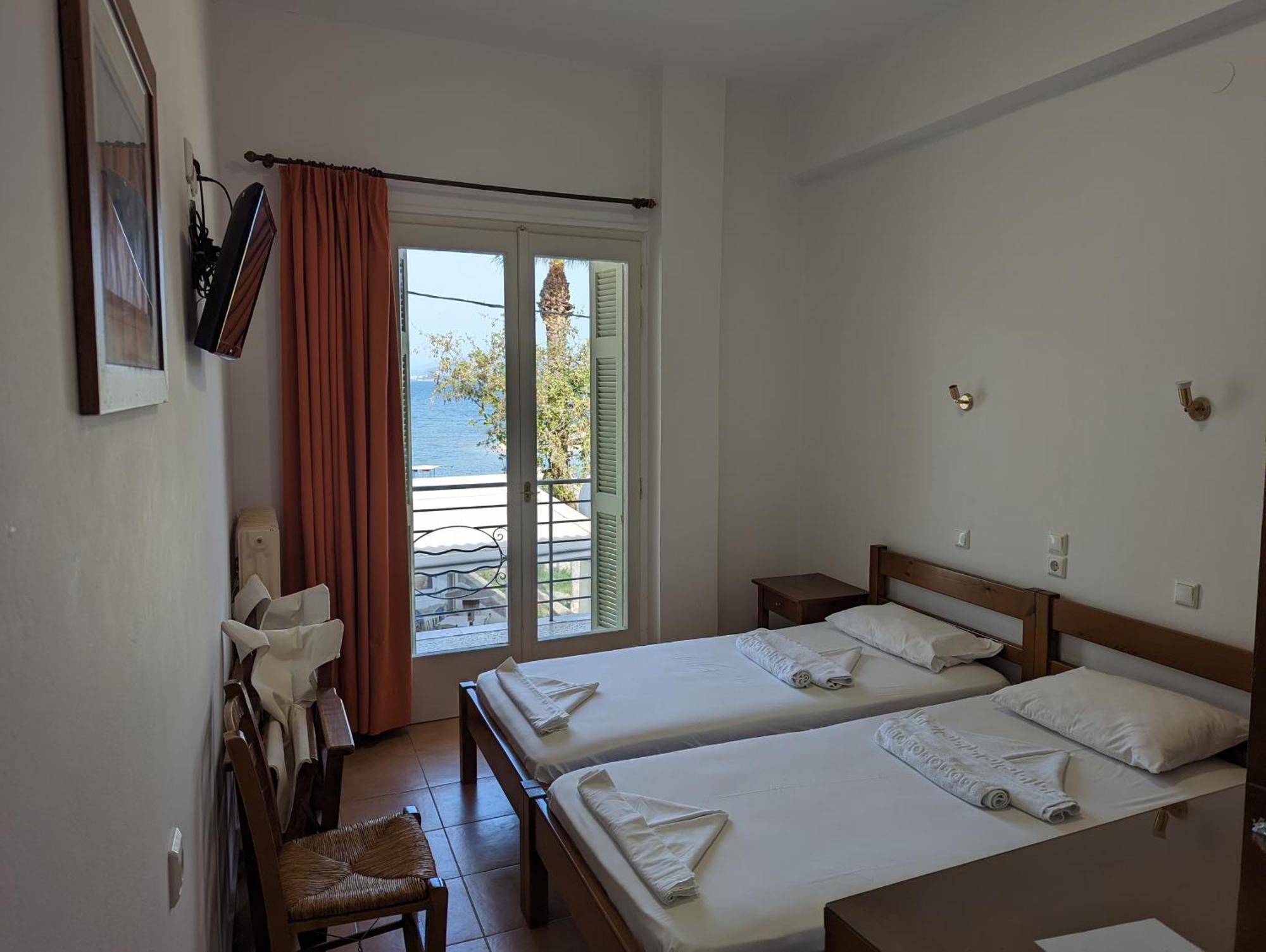 Helen'S Rooms Miloi  Ngoại thất bức ảnh