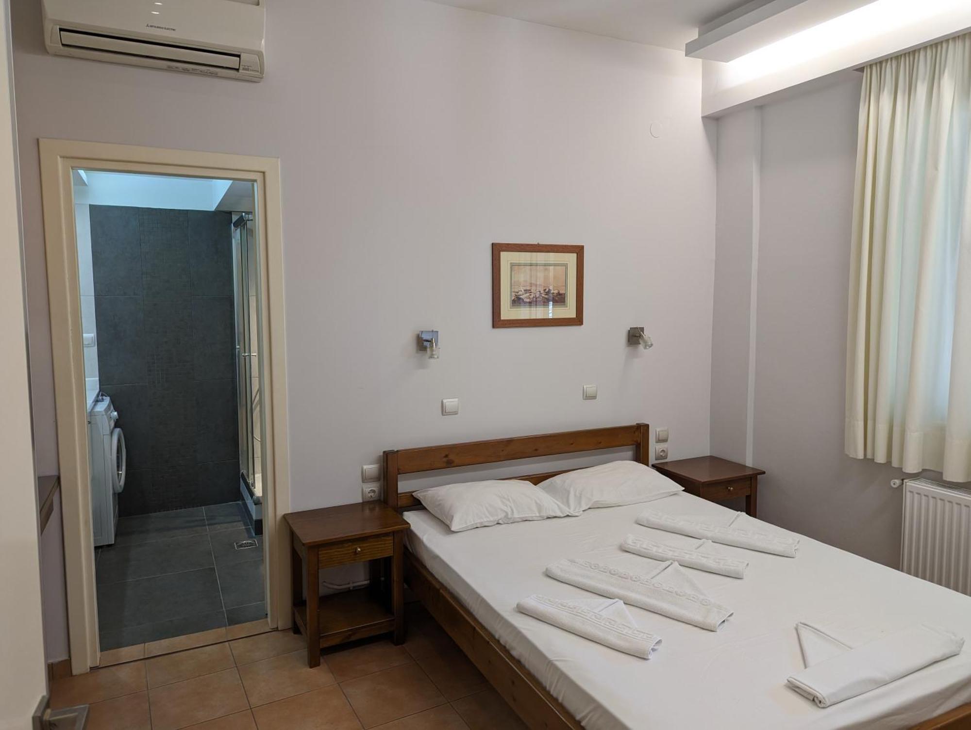 Helen'S Rooms Miloi  Ngoại thất bức ảnh